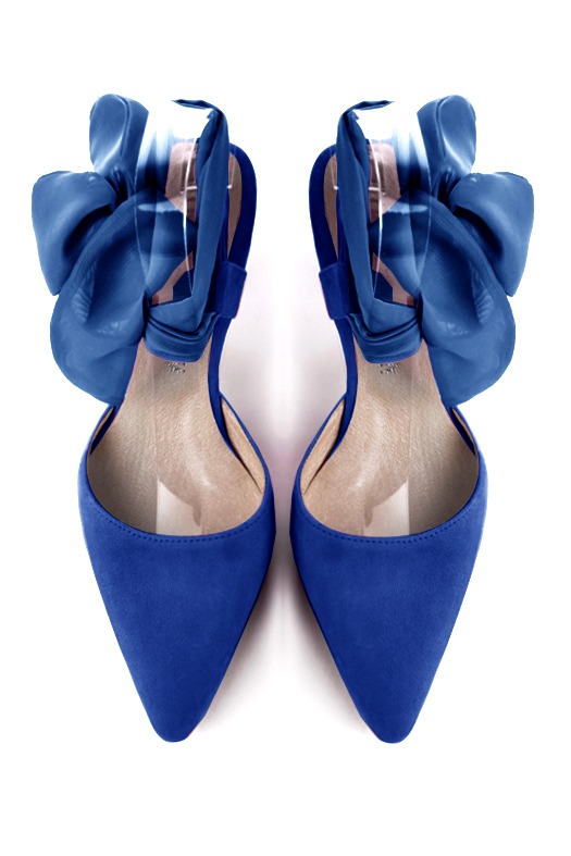Chaussures habillées, élégantes et raffinées, ouvertes à l'arrière avec un foulard autour de la cheville, coloris bleu électrique. Bout effilé. Mi-haut à haut. Talon bobine. Cérémonie, soirée, cocktail, évènementiel. Personnalisation : Choix des cuirs, 
                des couleurs et des talons. Petites et grandes pointures. - Florence KOOIJMAN